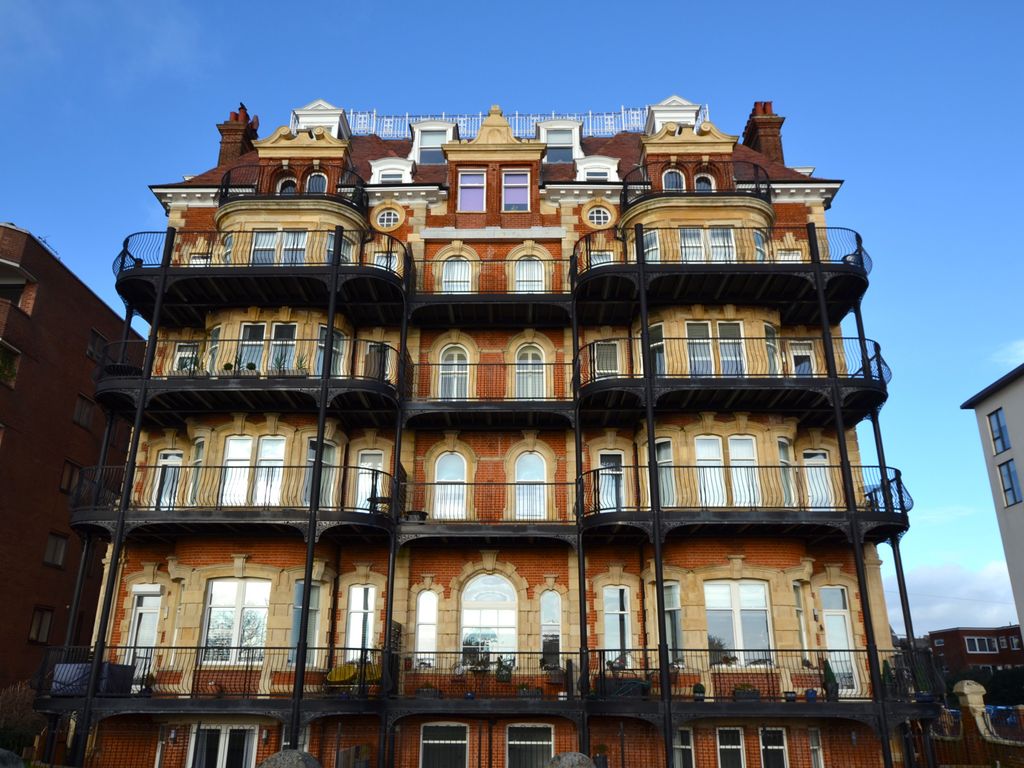 2 bed flat for sale in Hamilton Road, Felixstowe IP11, £365,000 Zoopla