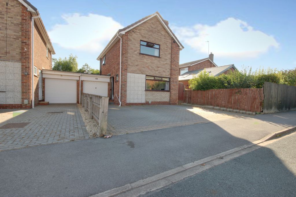 3 bed linkdetached house for sale in Maple Drive, Beverley HU17 Zoopla
