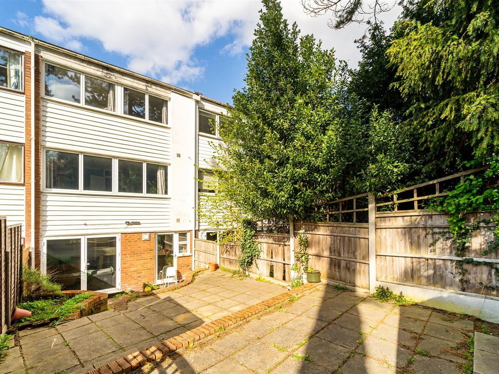 4 bed town house for sale in Sovereign Close, Ealing, London W5 Zoopla