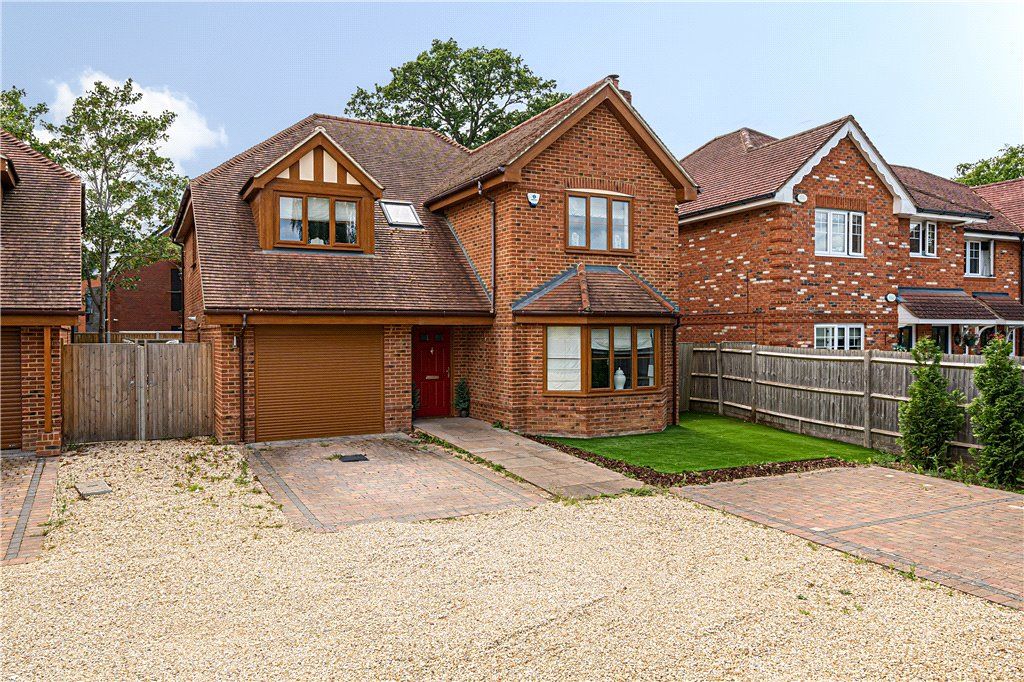 4 bed detached house for sale in Mayfields, Sindlesham, Wokingham RG41