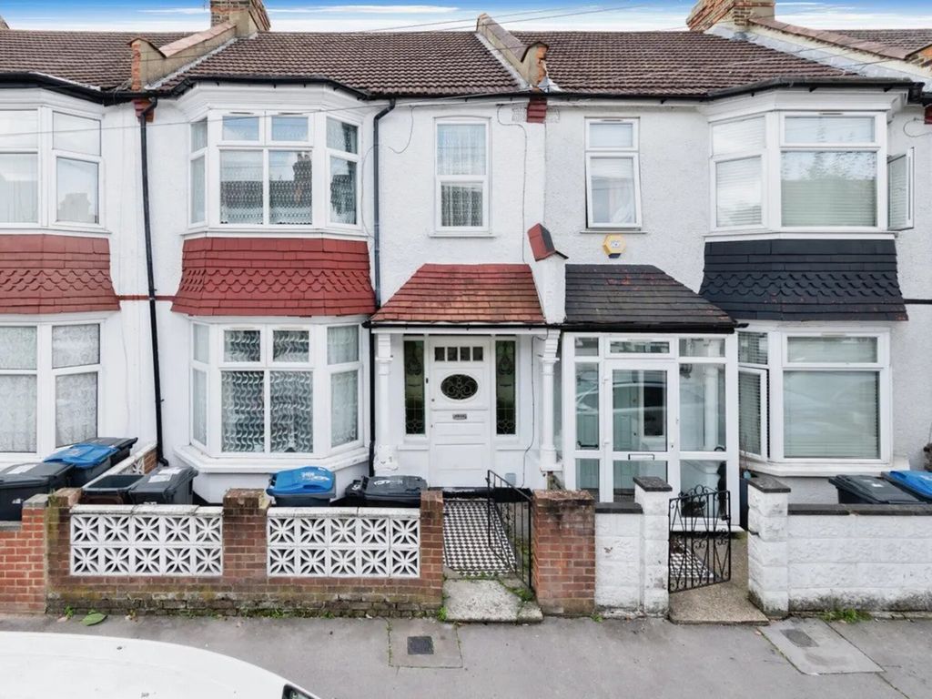 3 bed terraced house for sale in Stratford Road, Thornton Heath CR7, £
