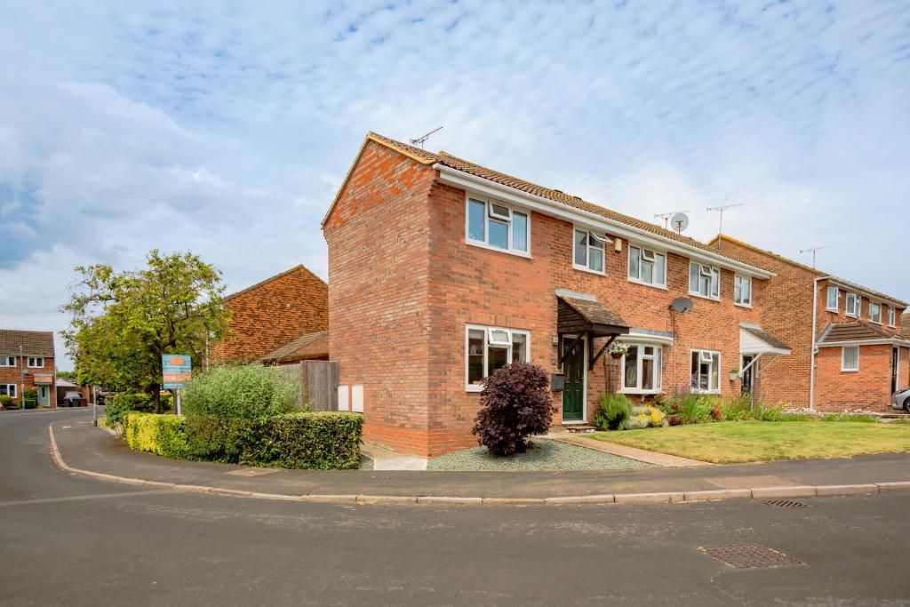 4 bed semidetached house for sale in Luckhurst Road, Willesborough