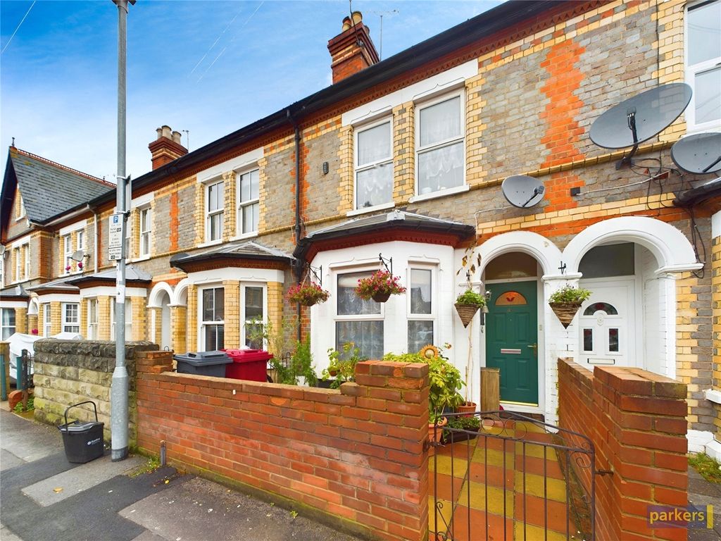 3 bed terraced house for sale in Radstock Road, Reading, Berkshire RG1