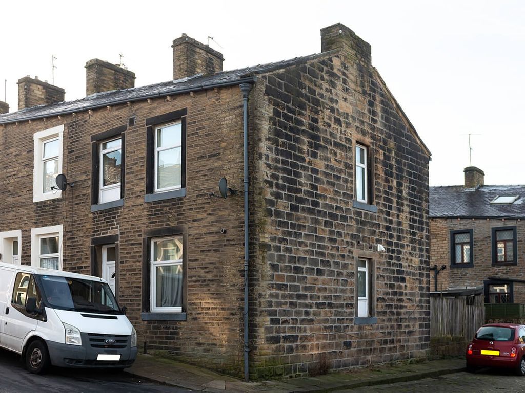 3 bed end terrace house for sale in Oxford Street, Colne, Lancashire
