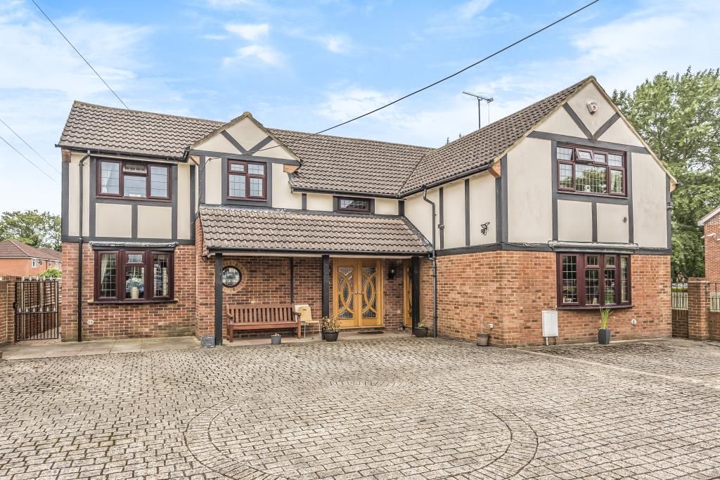 5 bed detached house to rent in Slough, Berkshire SL3 Zoopla