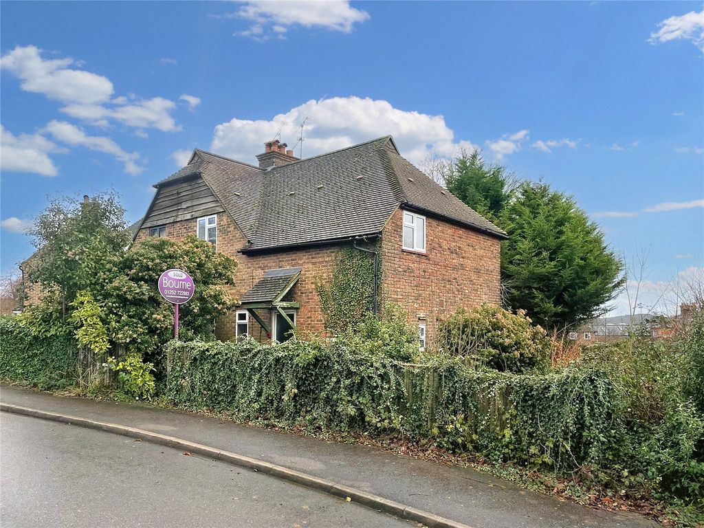 Stoke Hills, Farnham, Surrey GU9  