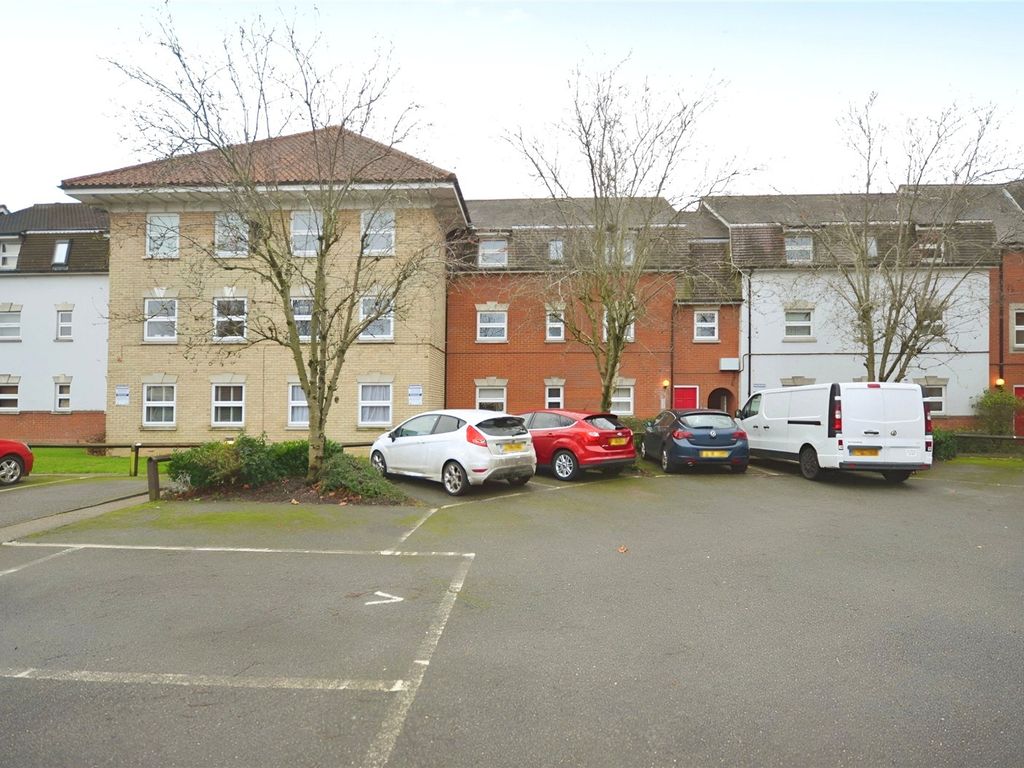 2 bed flat to rent in Haltwhistle, South Woodham Ferrers, Essex CM3, £