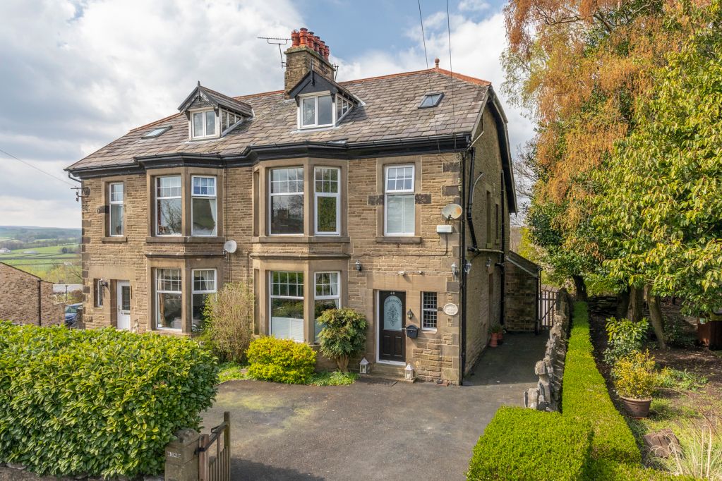 5 bed semidetached house for sale in Duke Street, Settle, North