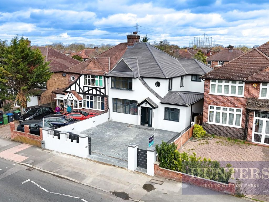 5 bed semidetached house for sale in Malden Road, Worcester Park KT4
