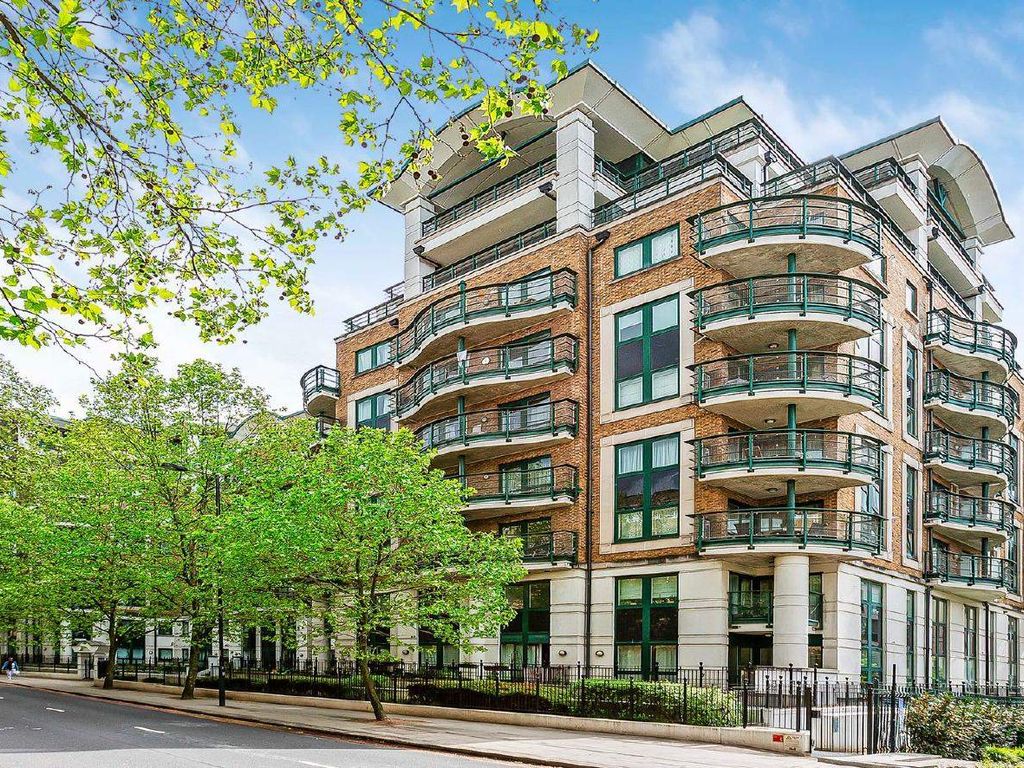 1 bed flat for sale in Beckford Close, Warwick Road, London W14, £