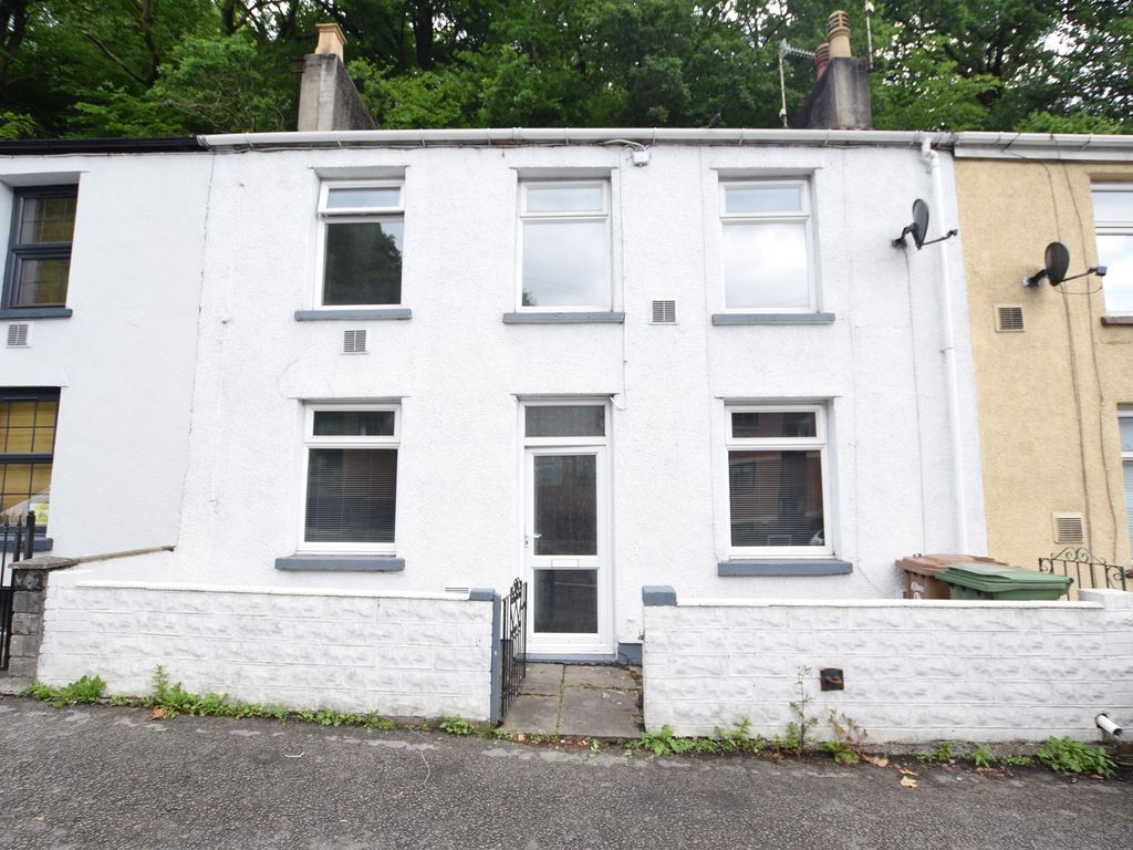 3 bed detached house for sale in Kendon Road, Crumlin, Newport NP11, £