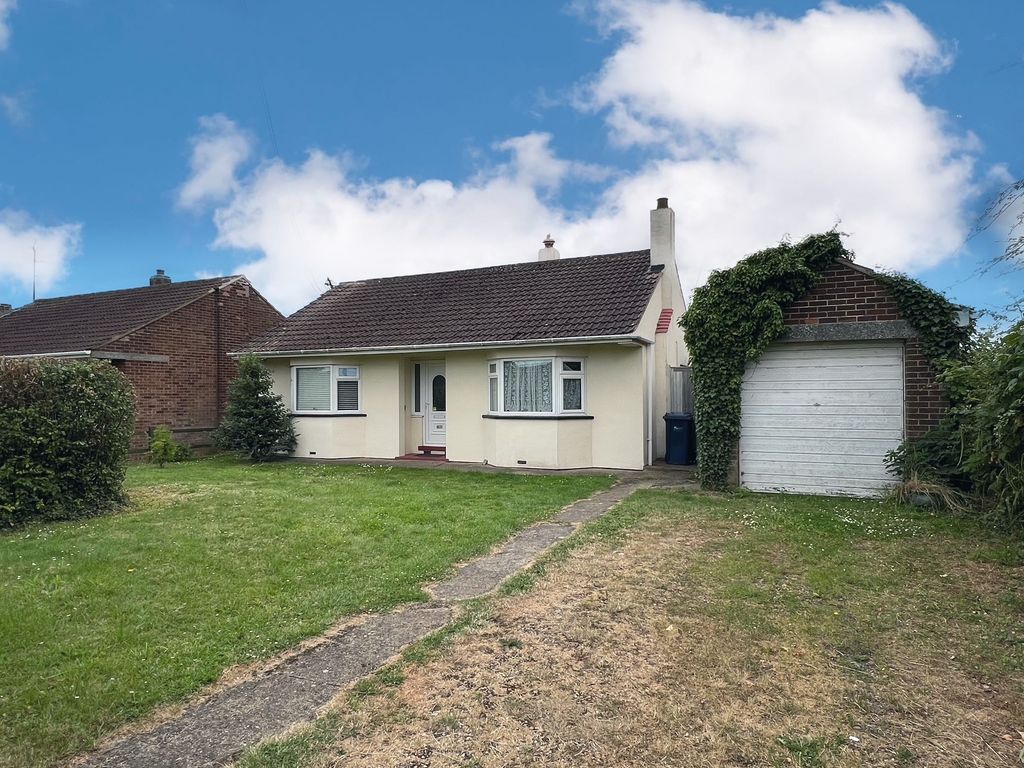 3 bed detached bungalow for sale in Upwell Road, March PE15, £275,000