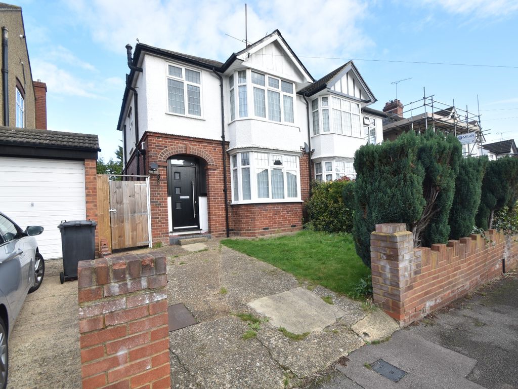 Cranleigh Gardens, Luton LU3  