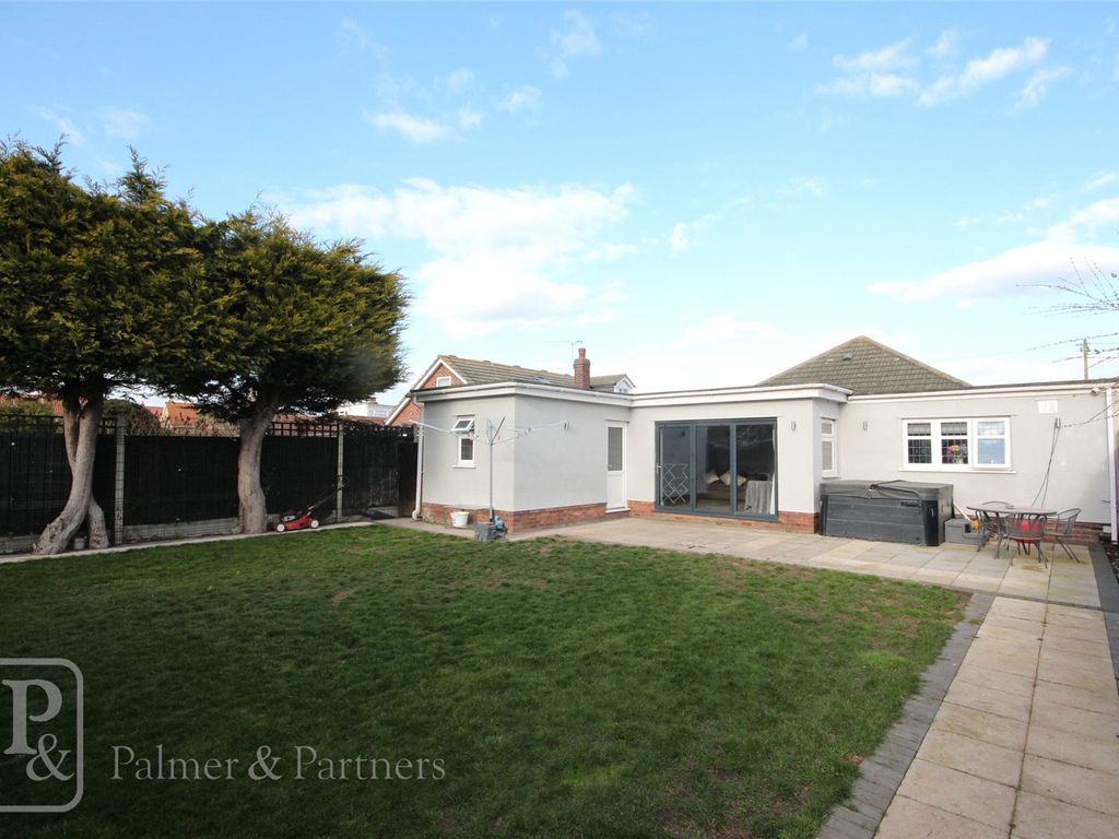 4 bed bungalow for sale in Little Clacton Road, ClactonOnSea, Essex