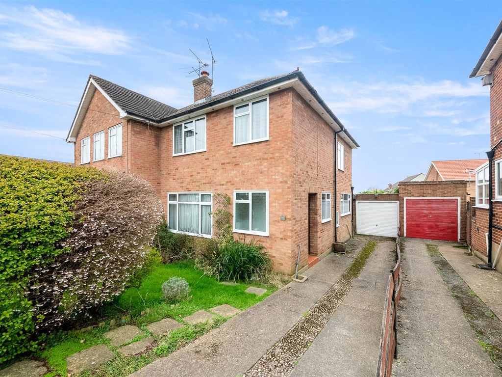 3 bed semidetached house for sale in Norfolk Road, Uxbridge UB8, £