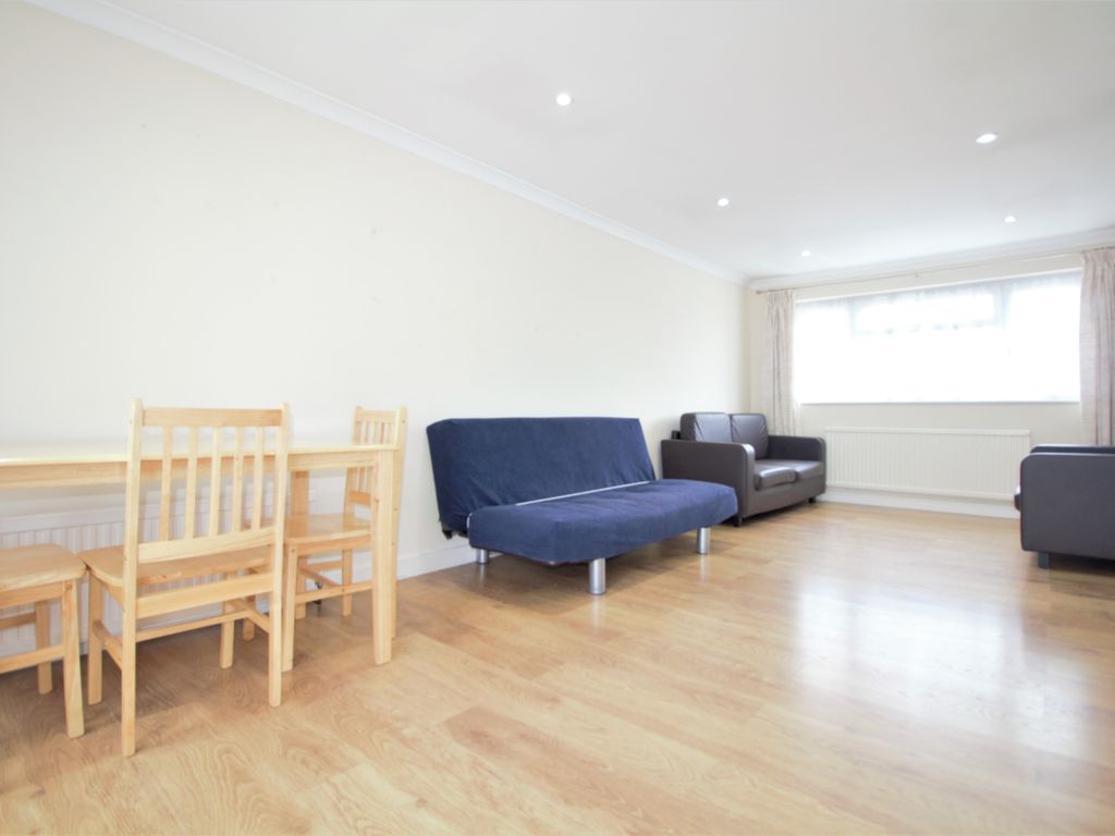 2 bed flat for sale in Lexington Court, Mimms Hall Road, Potters Bar