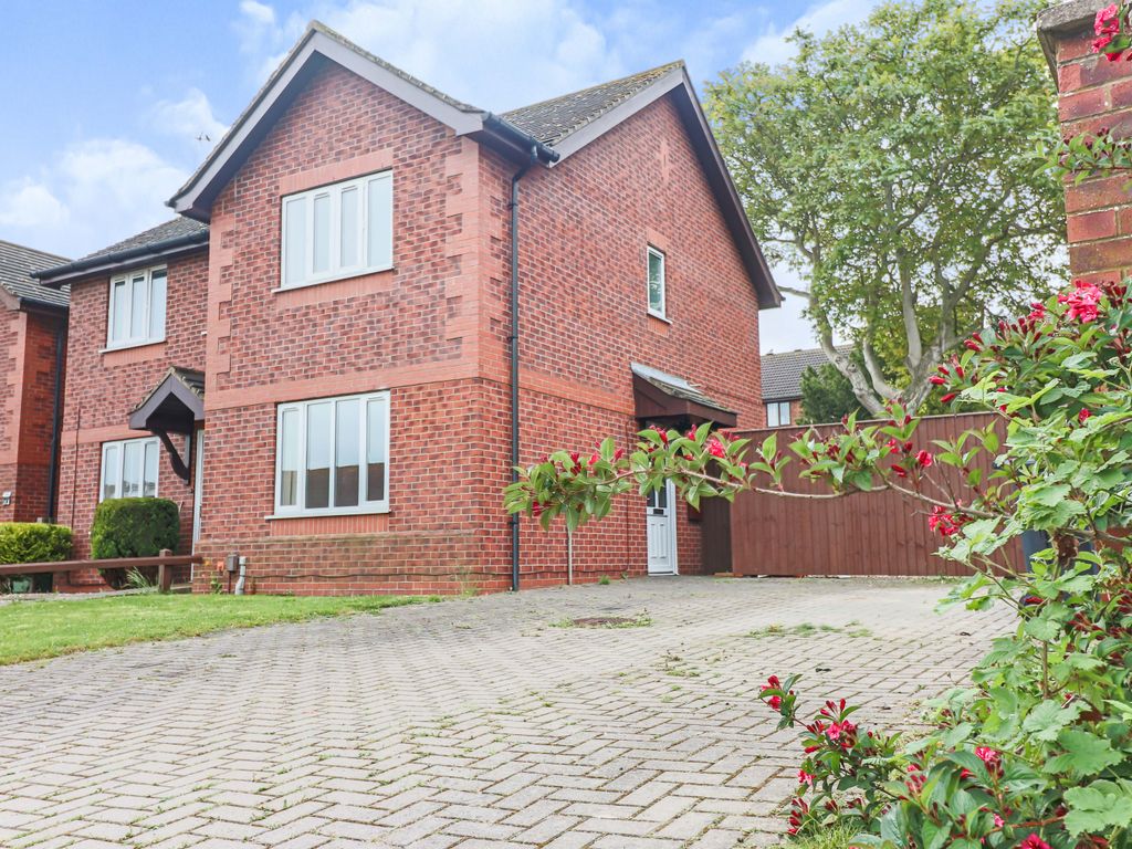 2 bed semidetached house to rent in The Gatherums, Cleethorpes DN35, £