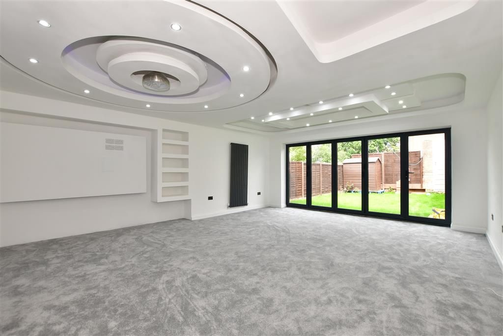 6 bed semidetached house for sale in Upland Road, Billericay, Essex