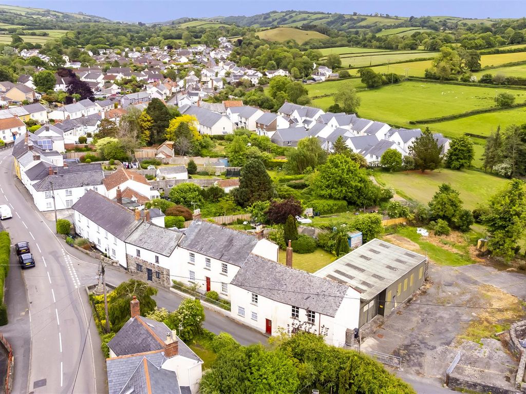 4 bed semidetached house for sale in Manor Road, Landkey, Barnstaple