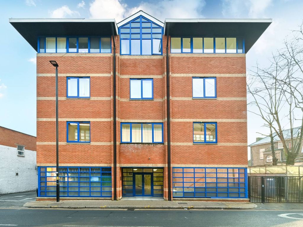 Studio for sale in Douglas Road, Hounslow TW3 Zoopla