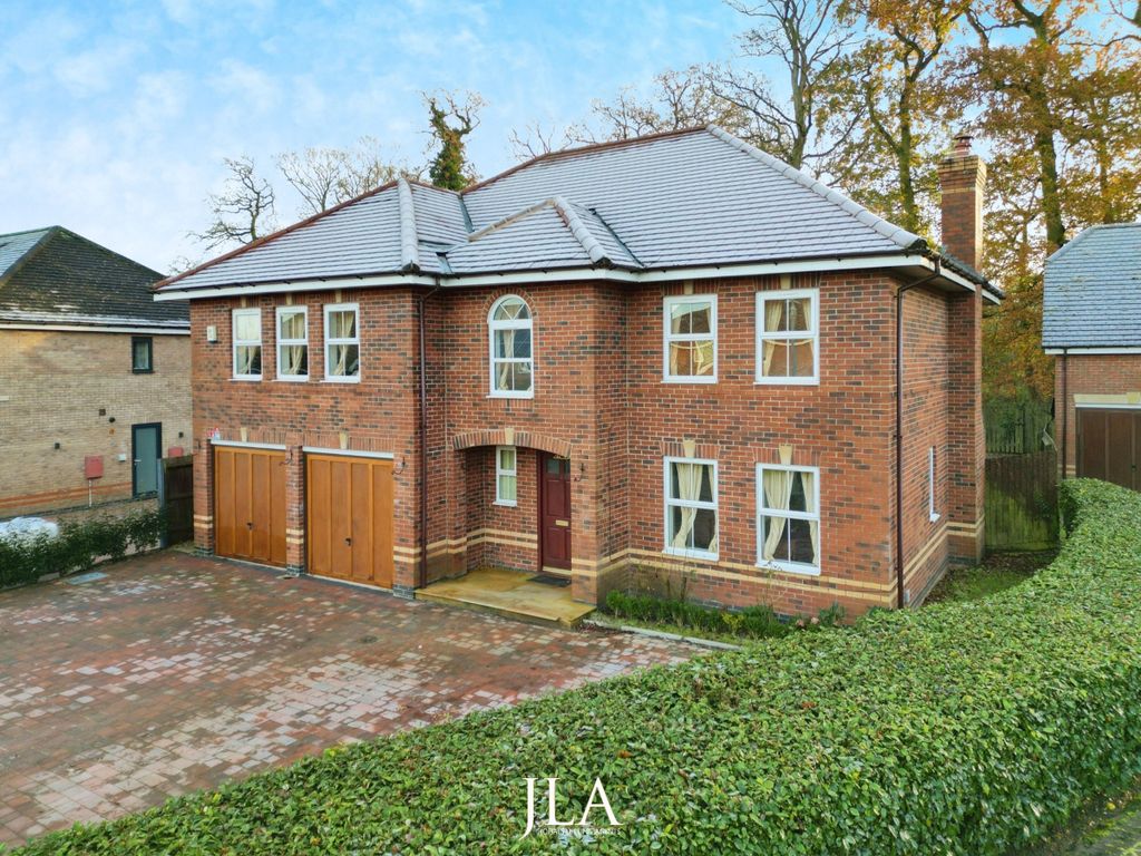 5 bed detached house to rent in The Avenue, Oadby, Leicester LE2, £2,995 pcm Zoopla