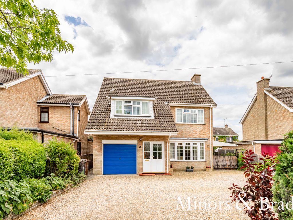 3 bed detached house for sale in Dereham Road, Watton, Thetford IP25