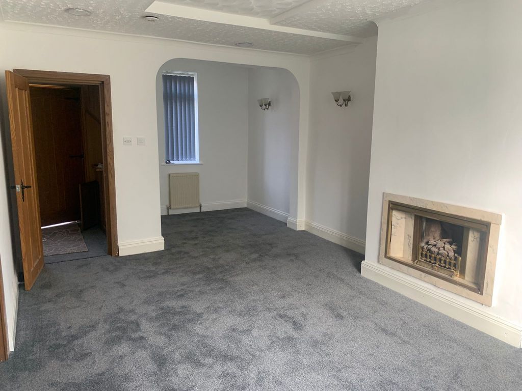 3 bed semidetached house to rent in Maple Avenue, Eccles, Manchester