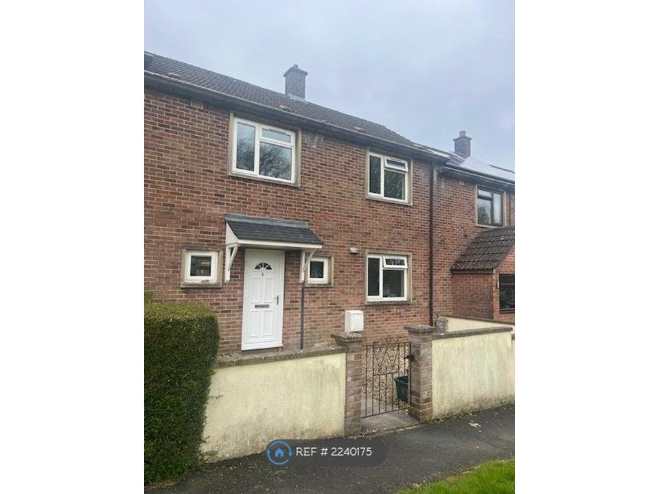 2 bed terraced house to rent in Churchill Road, Shepton Mallet BA4, £