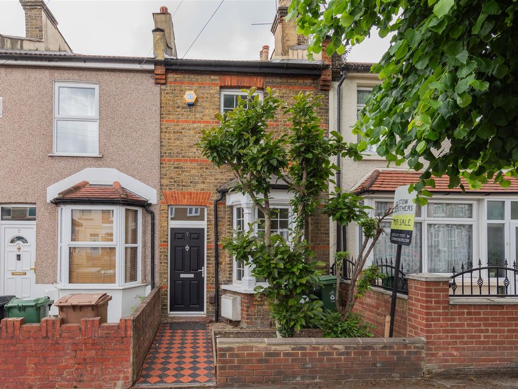 2 bed property for sale in Mansfield Road, London E17, £575,000 Zoopla