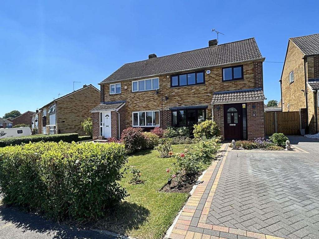 3 bed semidetached house for sale in Mansfield Road, Basingstoke RG22