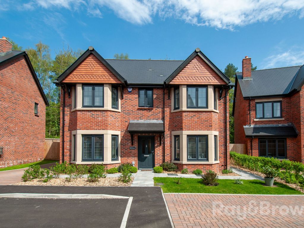 4 bed detached house for sale in Clos Gwenllian, Lisvane, Cardiff CF14