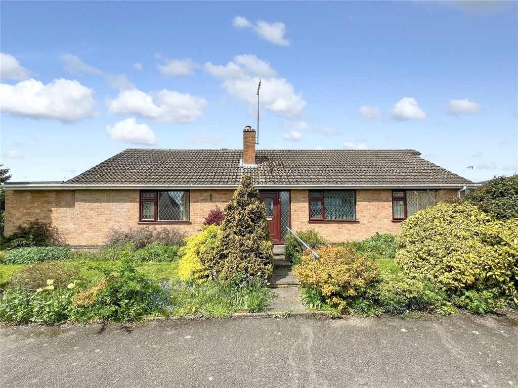 3 bed bungalow for sale in Stanhope Road, Wigston LE18, £300,000 Zoopla