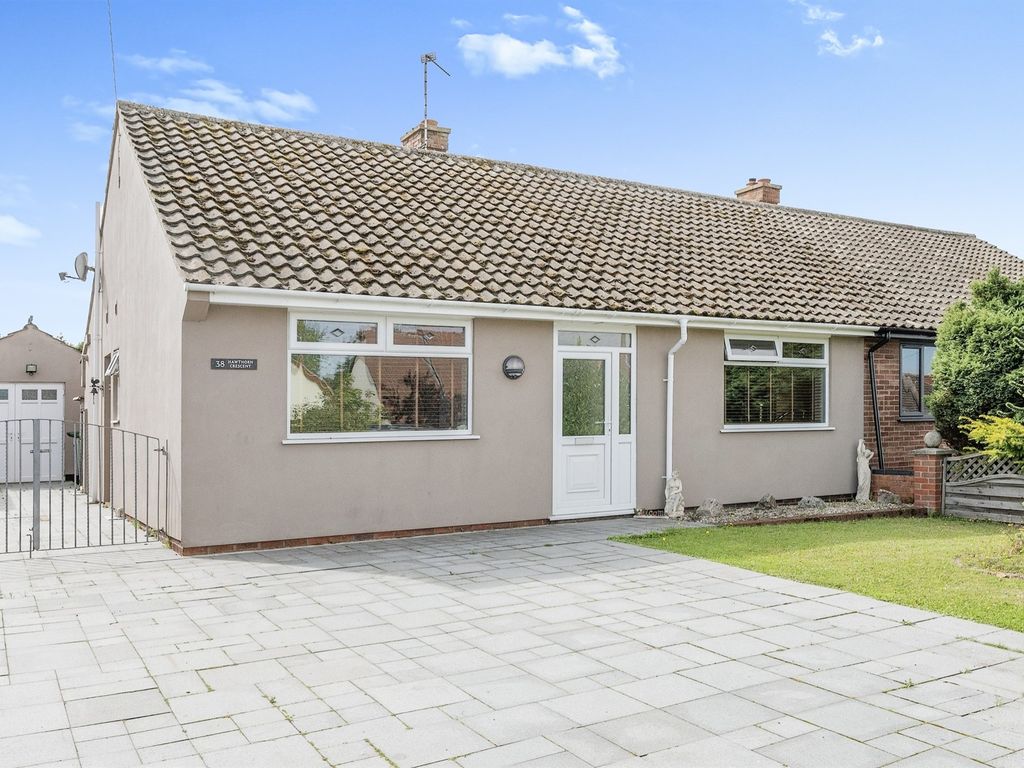 2 bed semidetached bungalow for sale in Hawthorn Crescent, Bradwell