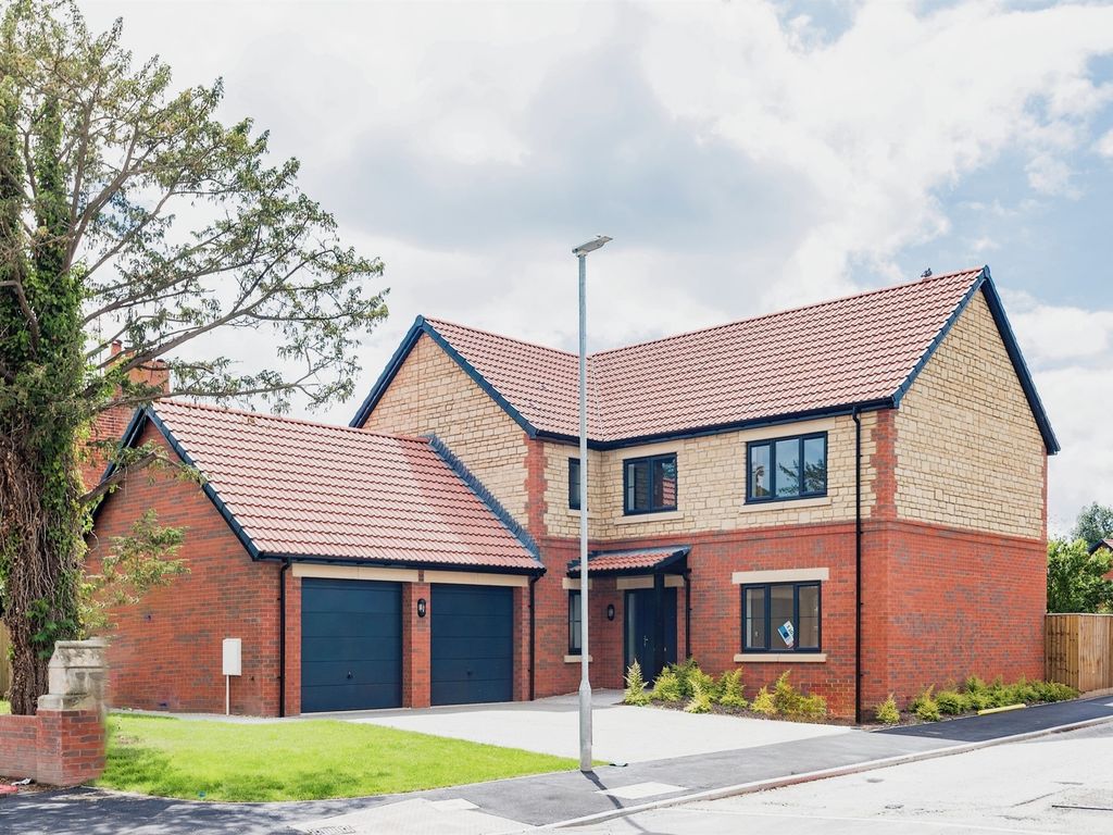 New home, 4 bed detached house for sale in Grove Farm Close, Grove Farm