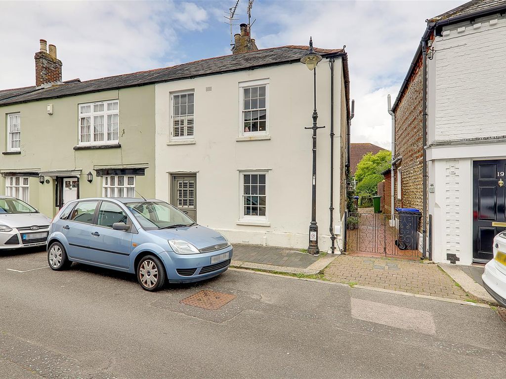 2 bed end terrace house for sale in High Street, Tarring, Worthing BN14