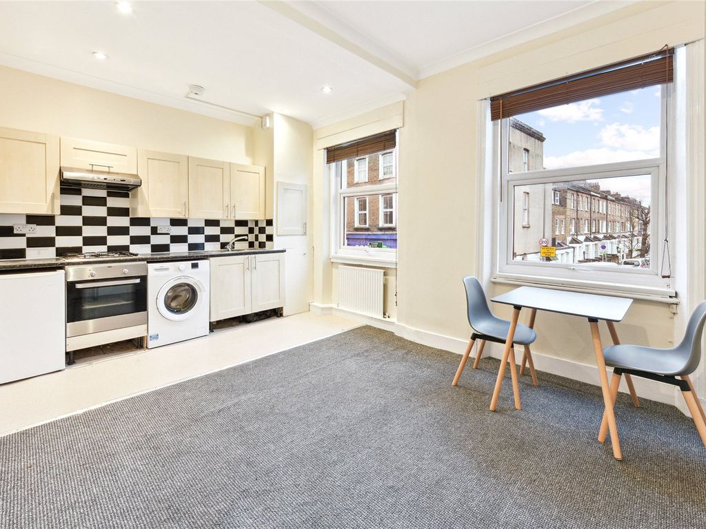 1 bed flat to rent in Battersea Park Road, Battersea, London SW11, £