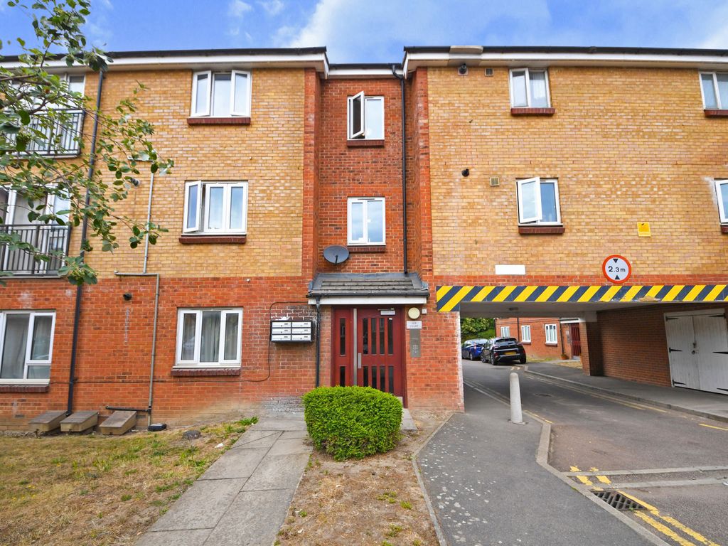 19 Handley Grove, Cricklewood NW2