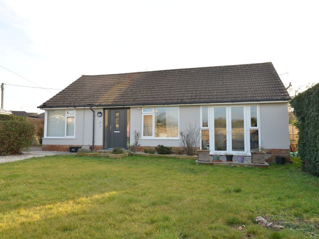 3 bed bungalow for sale in Yew Lane, New Milton, Hampshire BH25 Zoopla