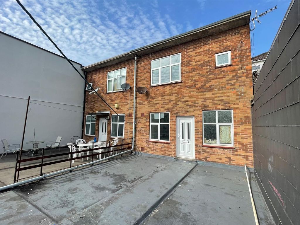 3 bed flat for sale in The Sovereign Centre, High Street, WestonSuper