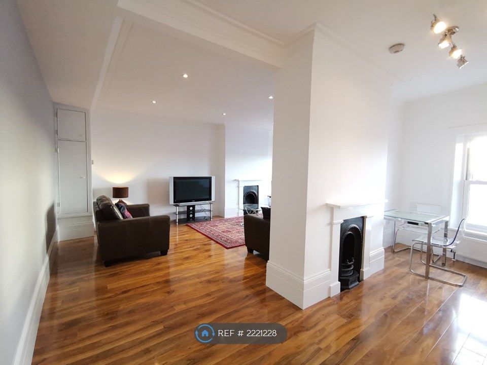 1 bed flat to rent in Hull Marina, Hull HU1, £925 pcm Zoopla