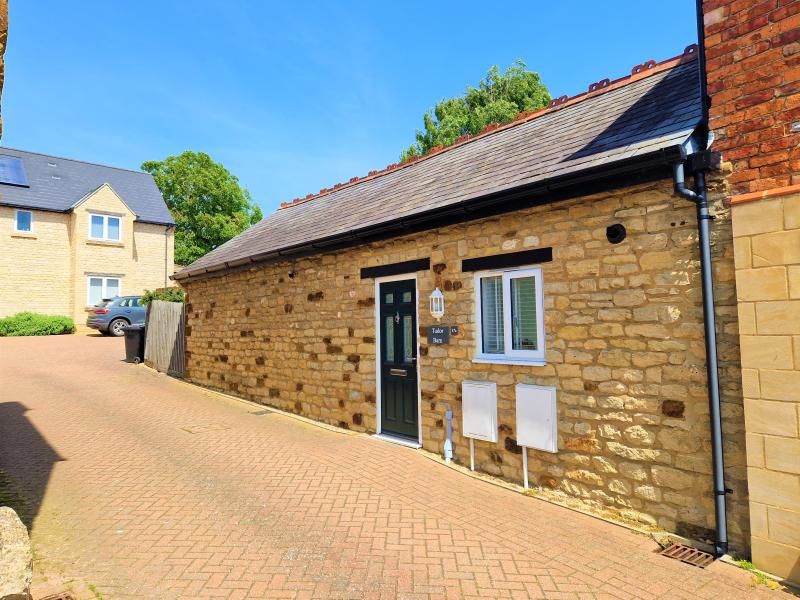 2 bed bungalow for sale in High Street, Finedon, Northants NN9 Zoopla