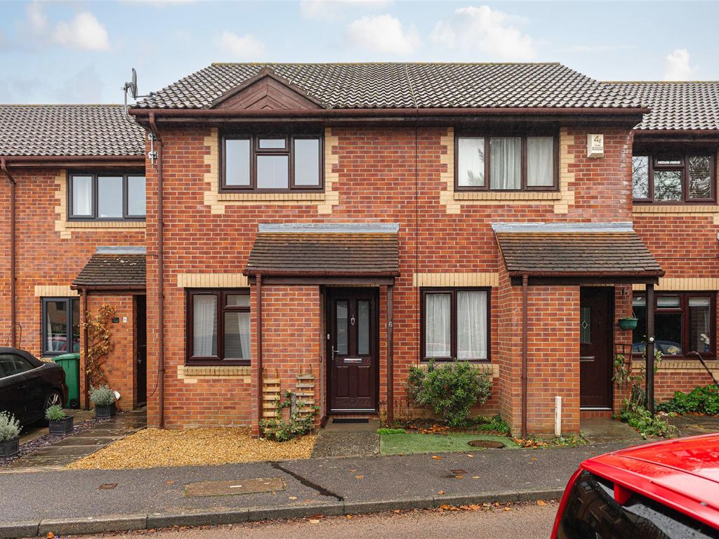 2 bed terraced house for sale in Canons Close, Reigate RH2, £475,000