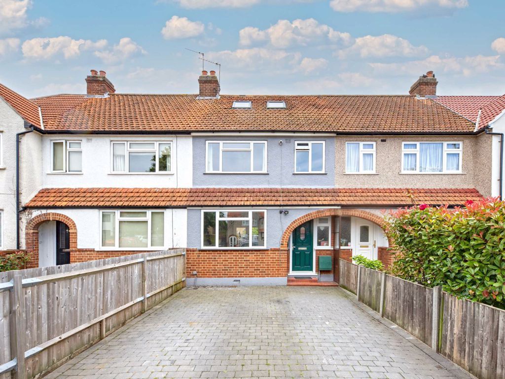 5 bed terraced house for sale in Mansfield Road, Chessington KT9 Zoopla