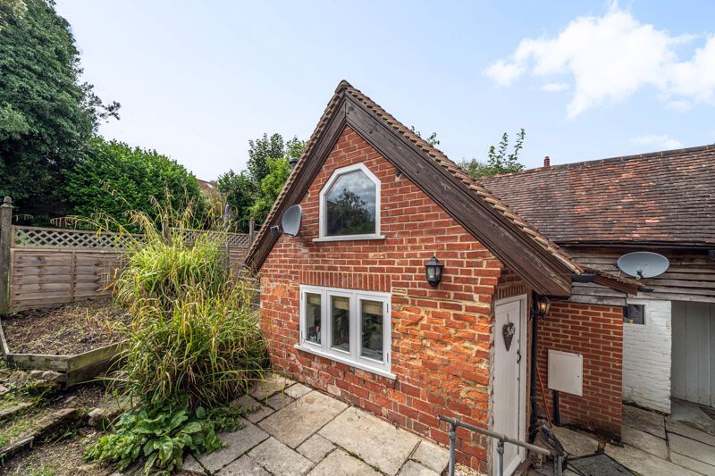 1 bed property to rent in Petworth Road, Haslemere GU27, £775 pcm Zoopla