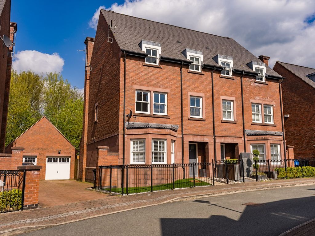 5 bed semidetached house for sale in Bretland Drive, Grappenhall Heys