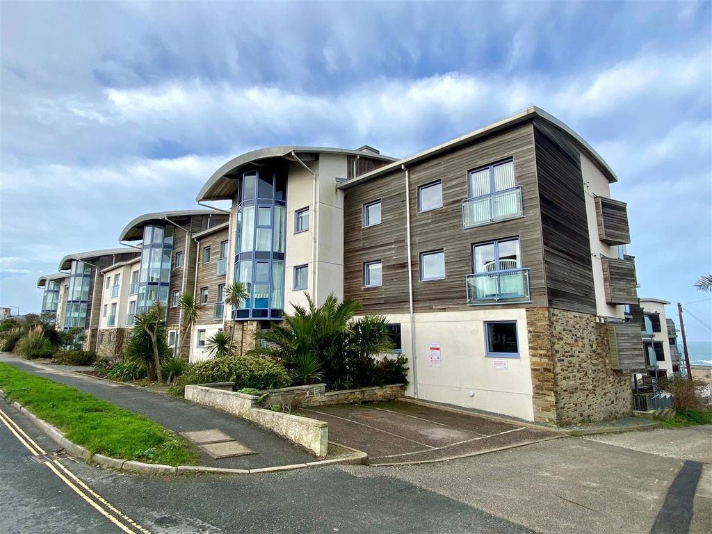 3 bed flat to rent in Pentire Avenue, Newquay TR7, £1,250 pcm Zoopla