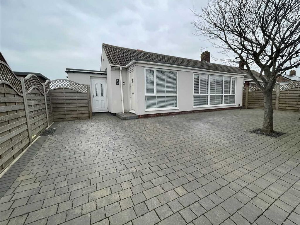 3 bed semidetached house for sale in Lizard Lane, South Shields NE34