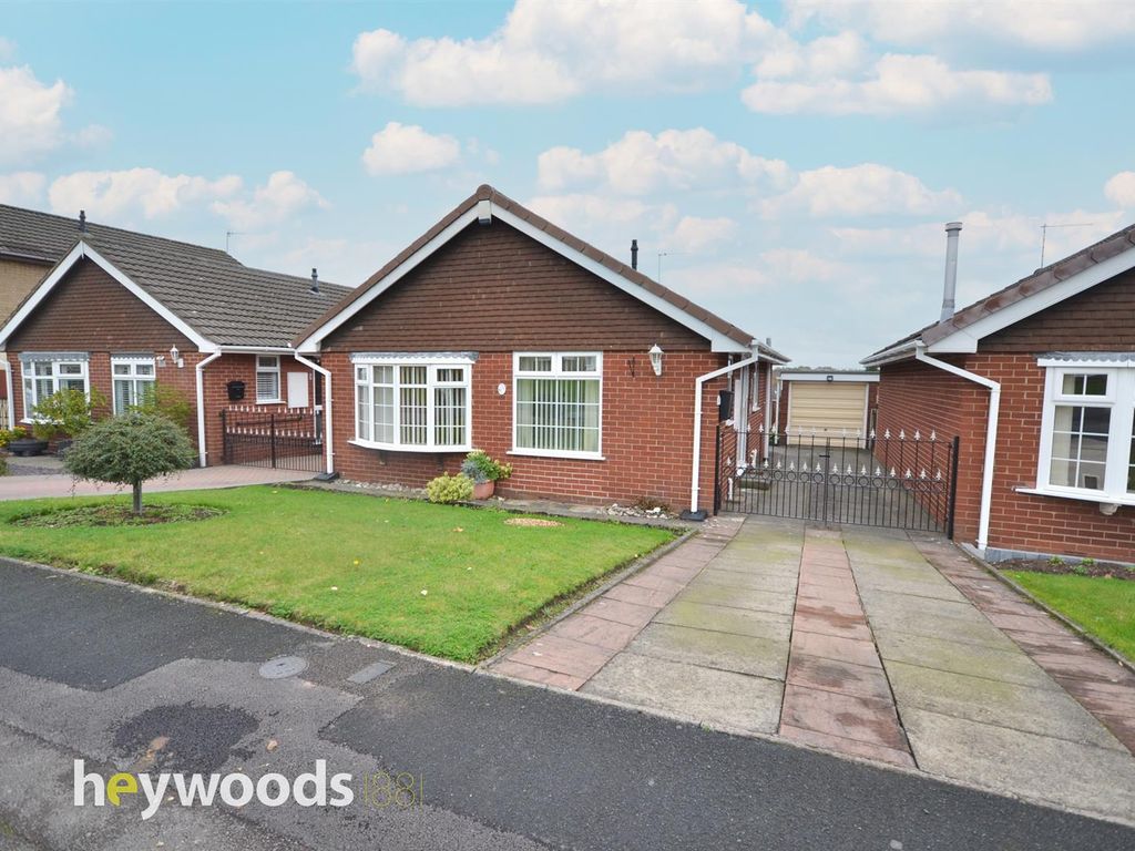 2 bed detached bungalow for sale in Hulme Close, Silverdale, Newcastle