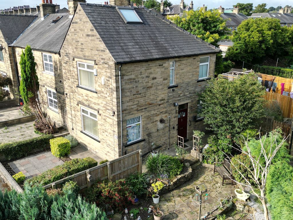 2 bed end terrace house for sale in Dyson Road, Halifax HX1 Zoopla