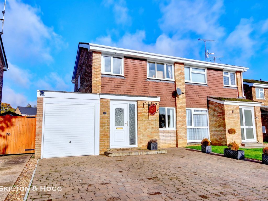 3 bed semidetached house for sale in Bradbury Road, Newnham, Daventry